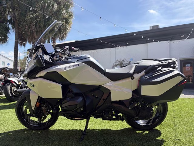 2026 BMW R 1300 RT ALPINE WHITE