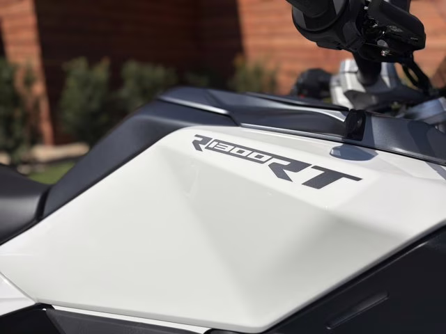 2026 BMW R 1300 RT ALPINE WHITE