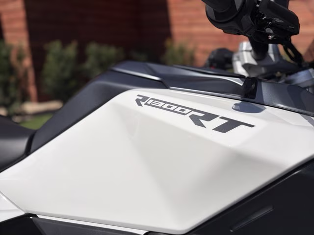 2026 BMW R 1300 RT ALPINE WHITE