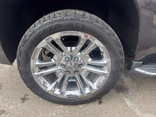 2017 Iridium Metallic GMC Yukon SLT 4X4 SUV