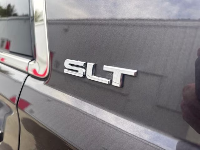 2017 Iridium Metallic GMC Yukon SLT 4X4 SUV