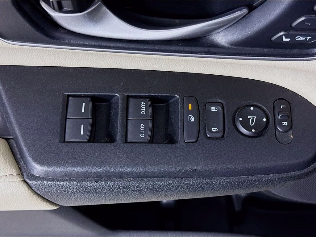 2021 White Honda CR-V EX-L FWD SUV