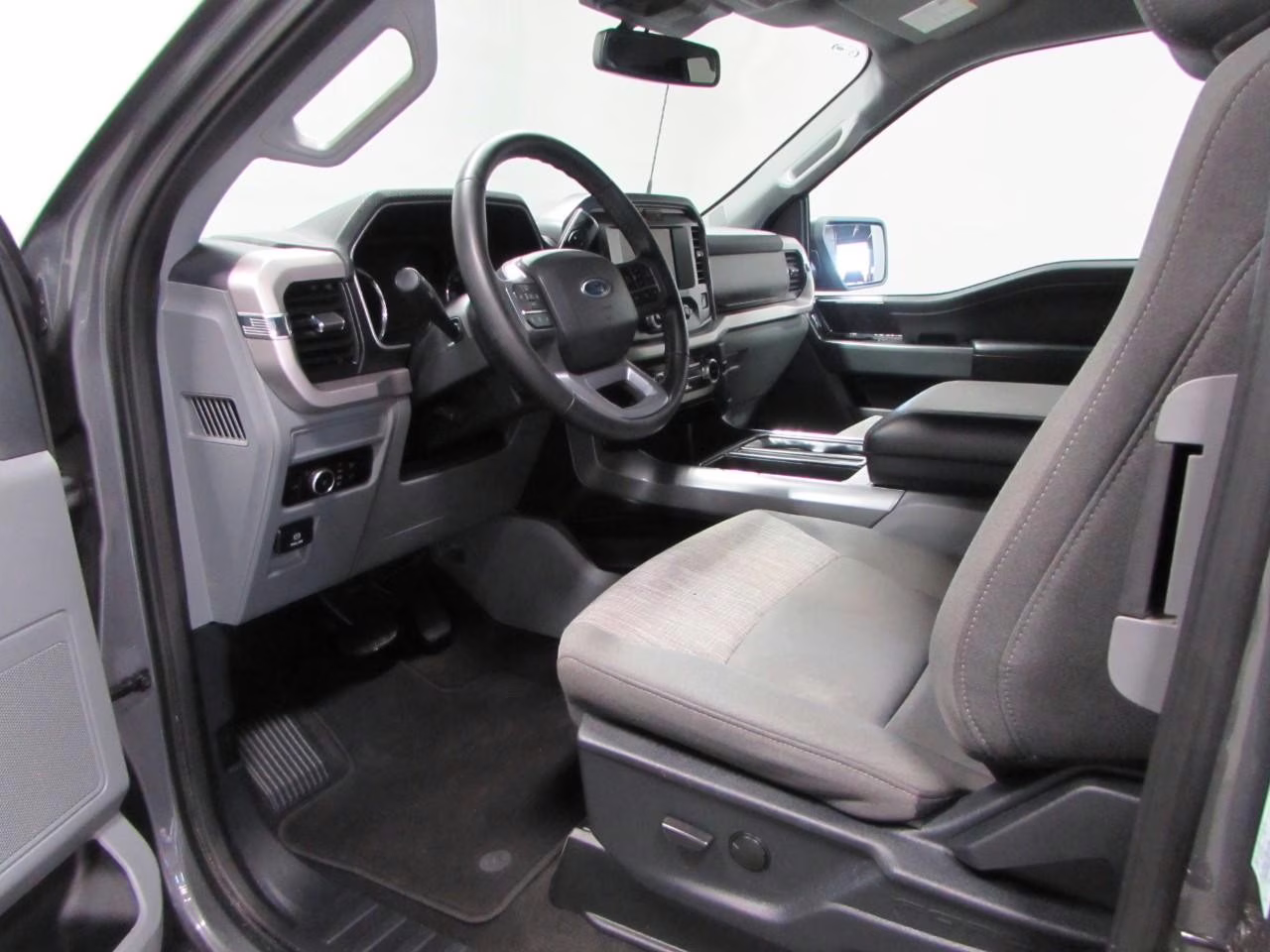 2023 Carbonized Gray Metallic Ford F-150 XLT 4X4 Truck
