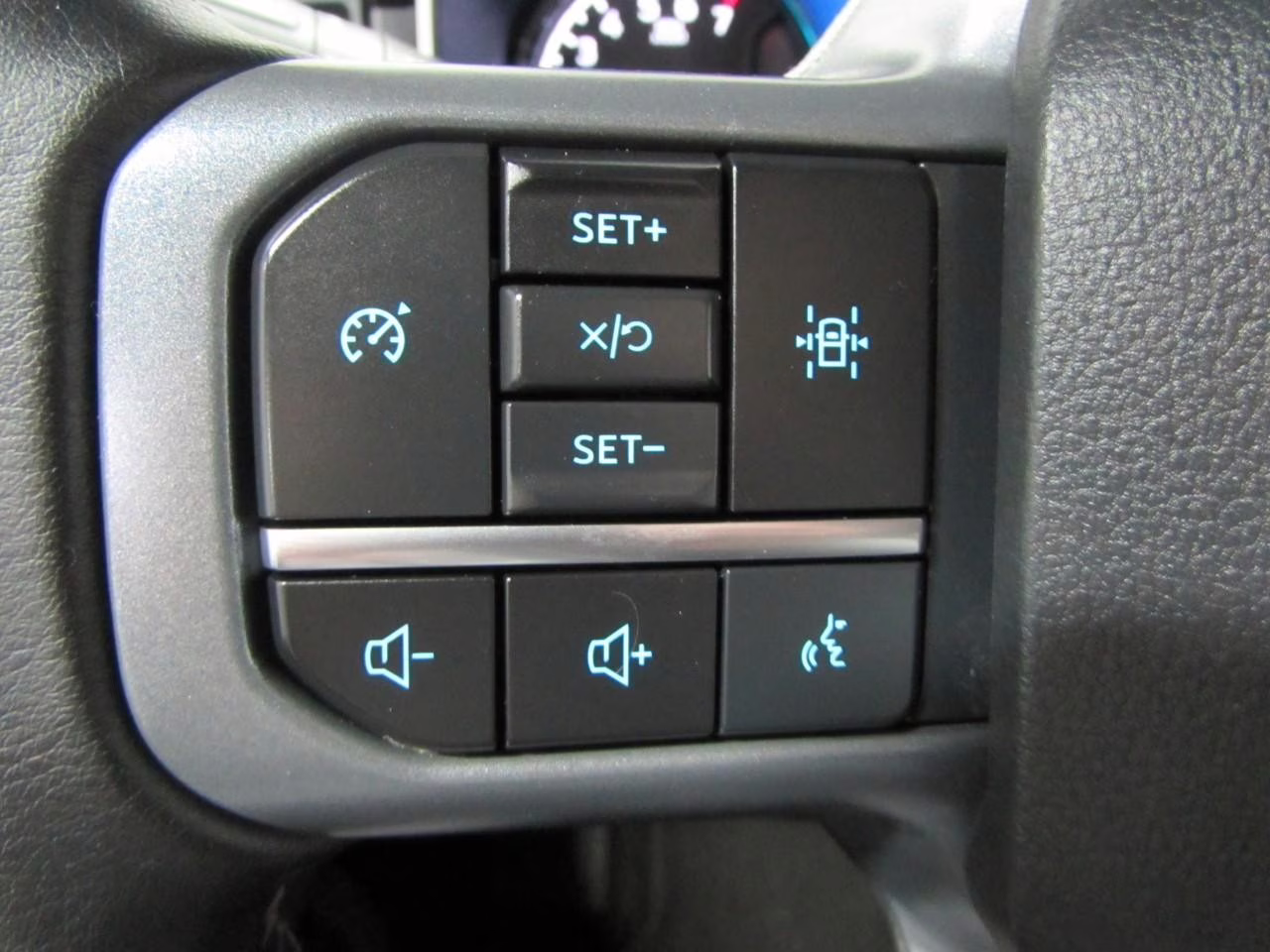 2023 Carbonized Gray Metallic Ford F-150 XLT 4X4 Truck