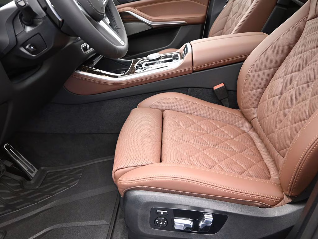 2026 Mineral White Metallic BMW X5 xDrive50e AWD SUV