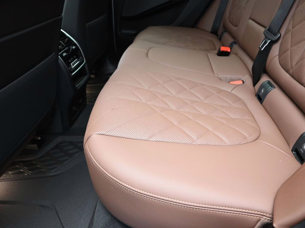 2026 Mineral White Metallic BMW X5 xDrive50e AWD SUV