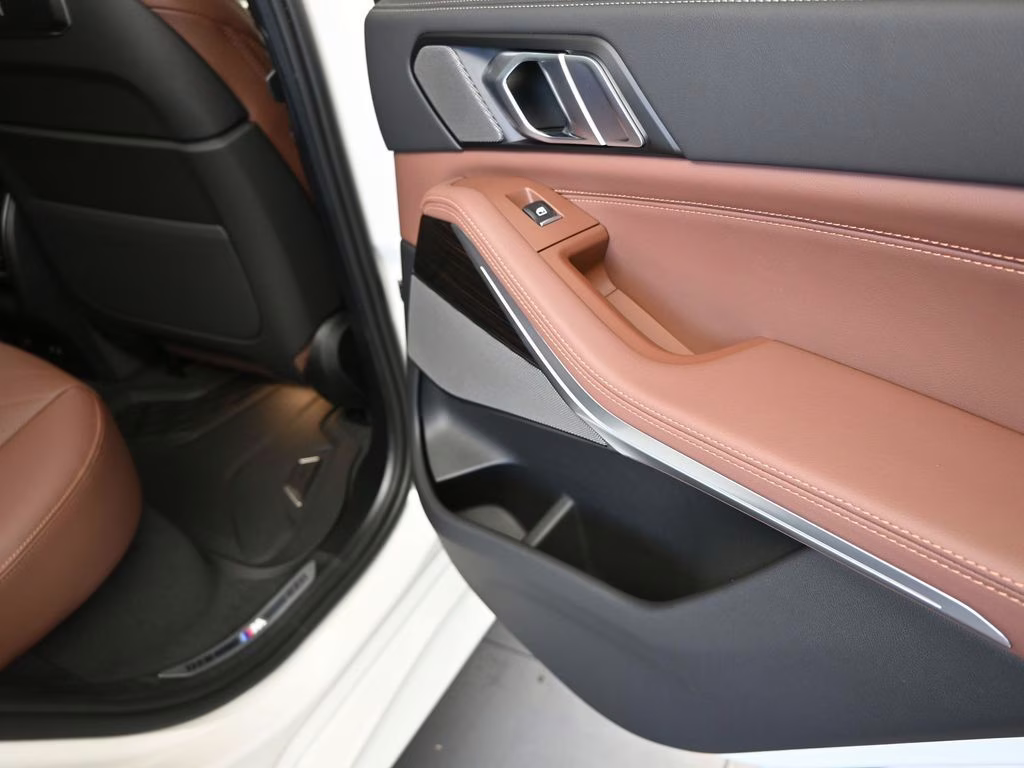 2026 Mineral White Metallic BMW X5 xDrive50e AWD SUV