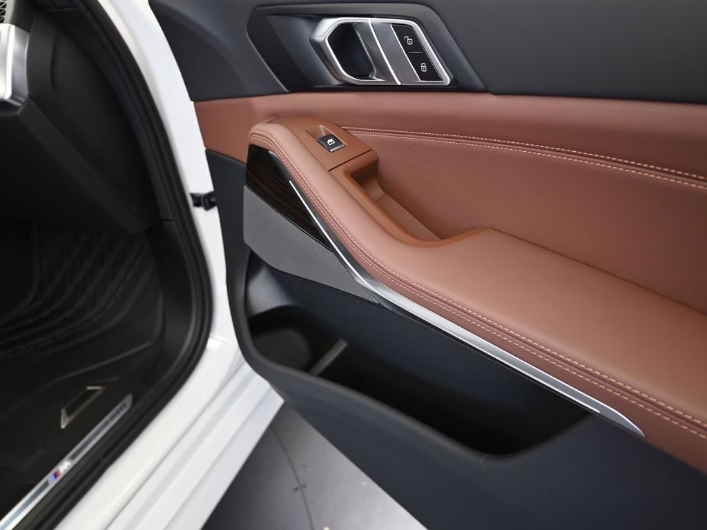2026 Mineral White Metallic BMW X5 xDrive50e AWD SUV