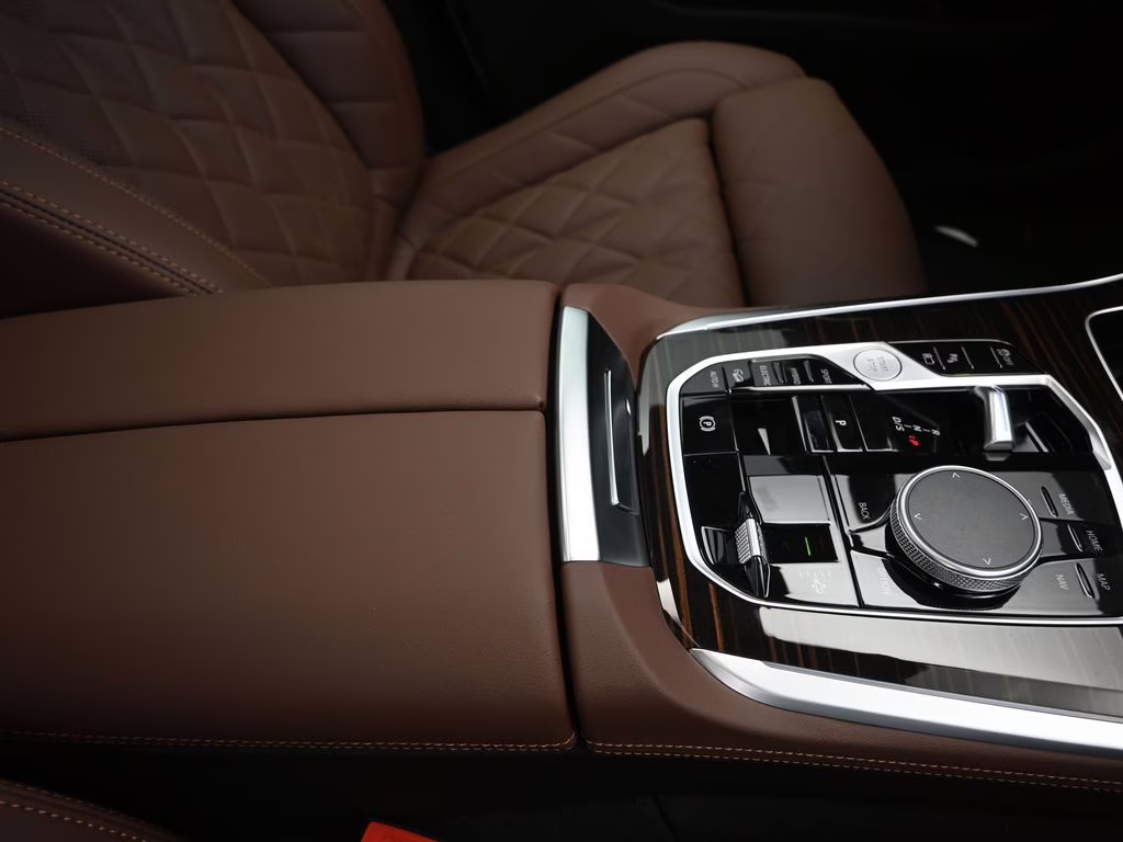 2026 Mineral White Metallic BMW X5 xDrive50e AWD SUV