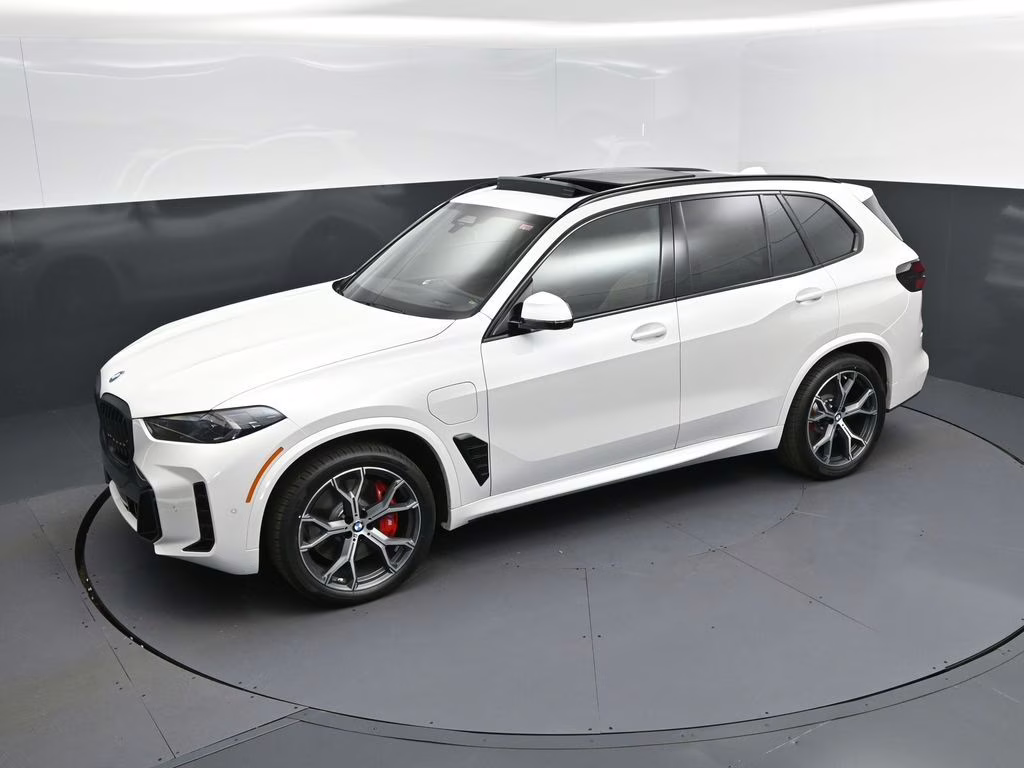 2026 Mineral White Metallic BMW X5 xDrive50e AWD SUV