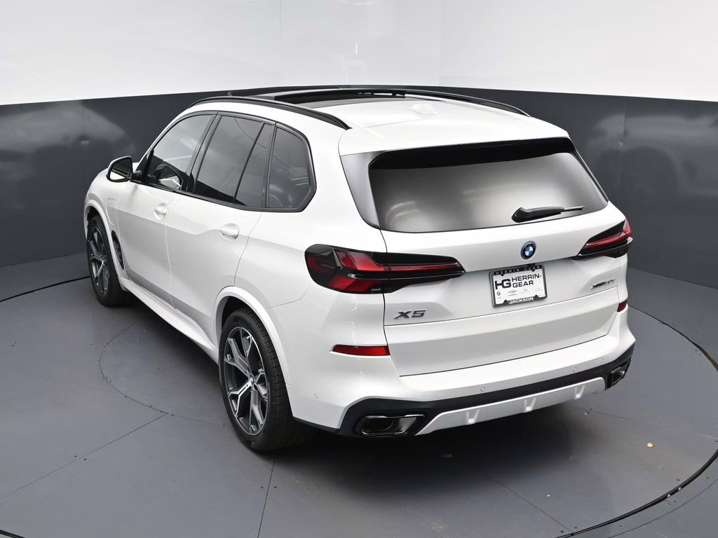 2026 Mineral White Metallic BMW X5 xDrive50e AWD SUV