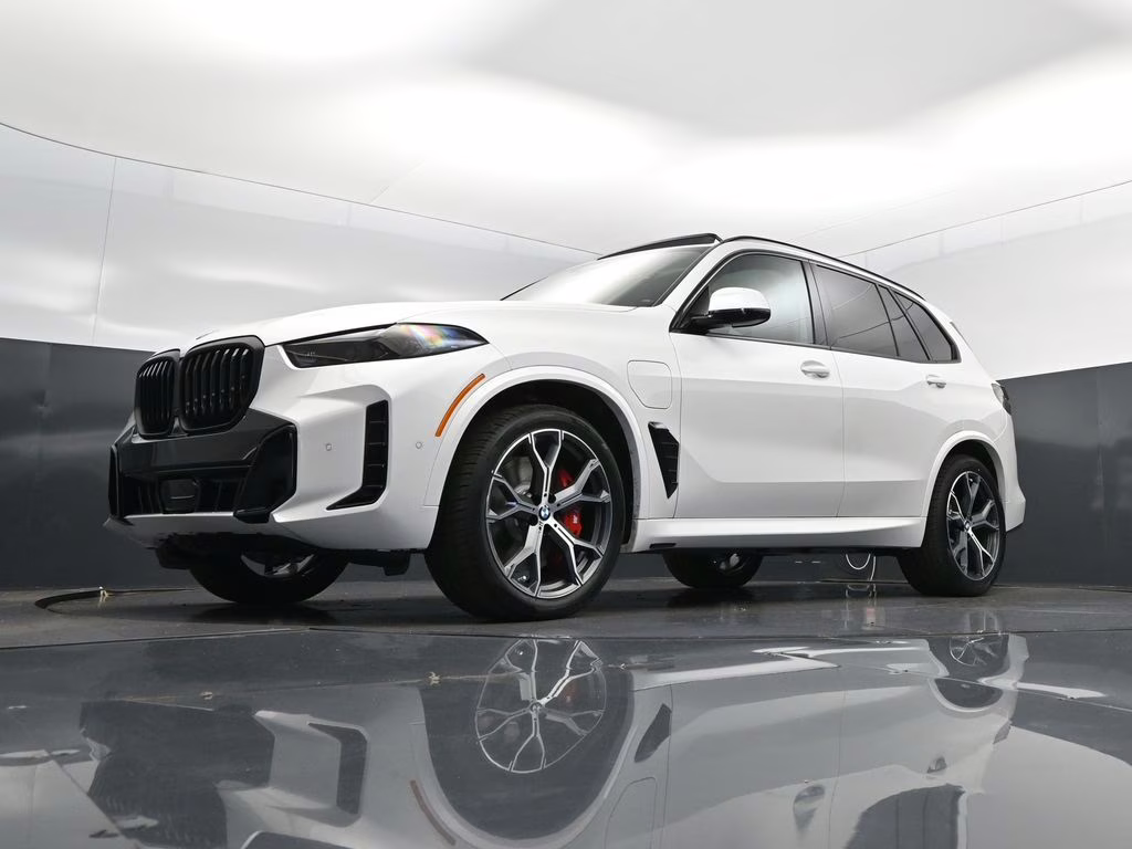 2026 Mineral White Metallic BMW X5 xDrive50e AWD SUV