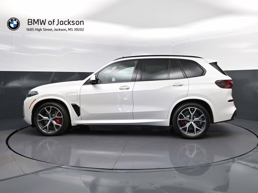 2026 Mineral White Metallic BMW X5 xDrive50e AWD SUV