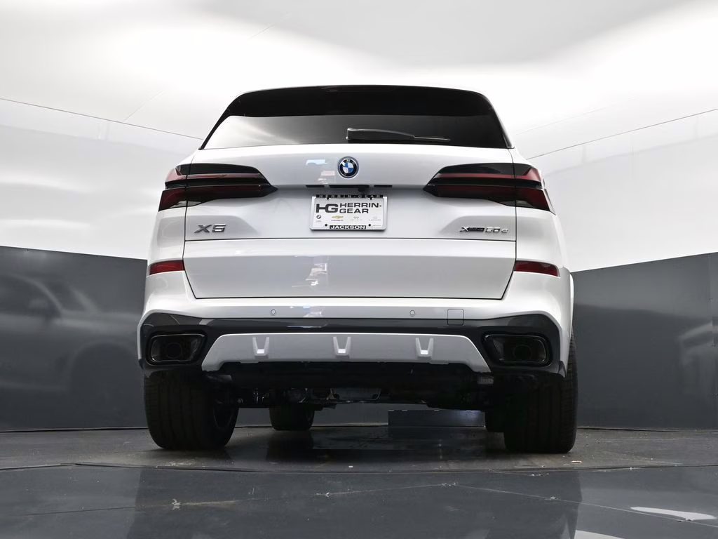2026 Mineral White Metallic BMW X5 xDrive50e AWD SUV