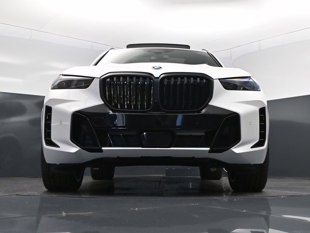 2026 Mineral White Metallic BMW X5 xDrive50e AWD SUV