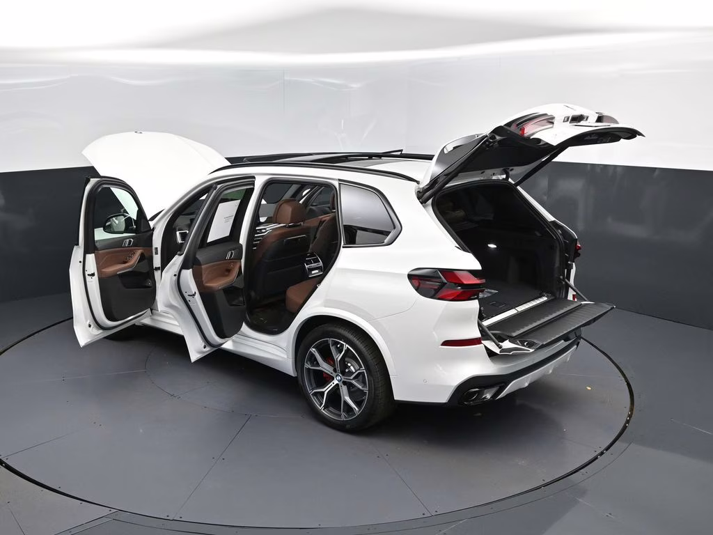 2026 Mineral White Metallic BMW X5 xDrive50e AWD SUV