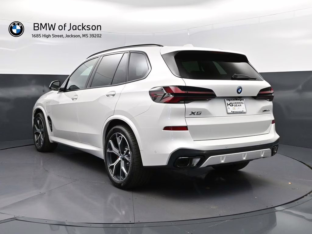 2026 Mineral White Metallic BMW X5 xDrive50e AWD SUV