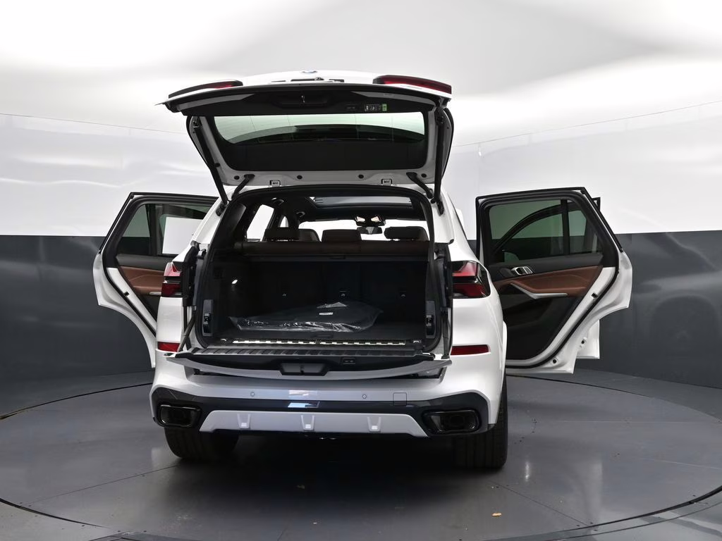 2026 Mineral White Metallic BMW X5 xDrive50e AWD SUV