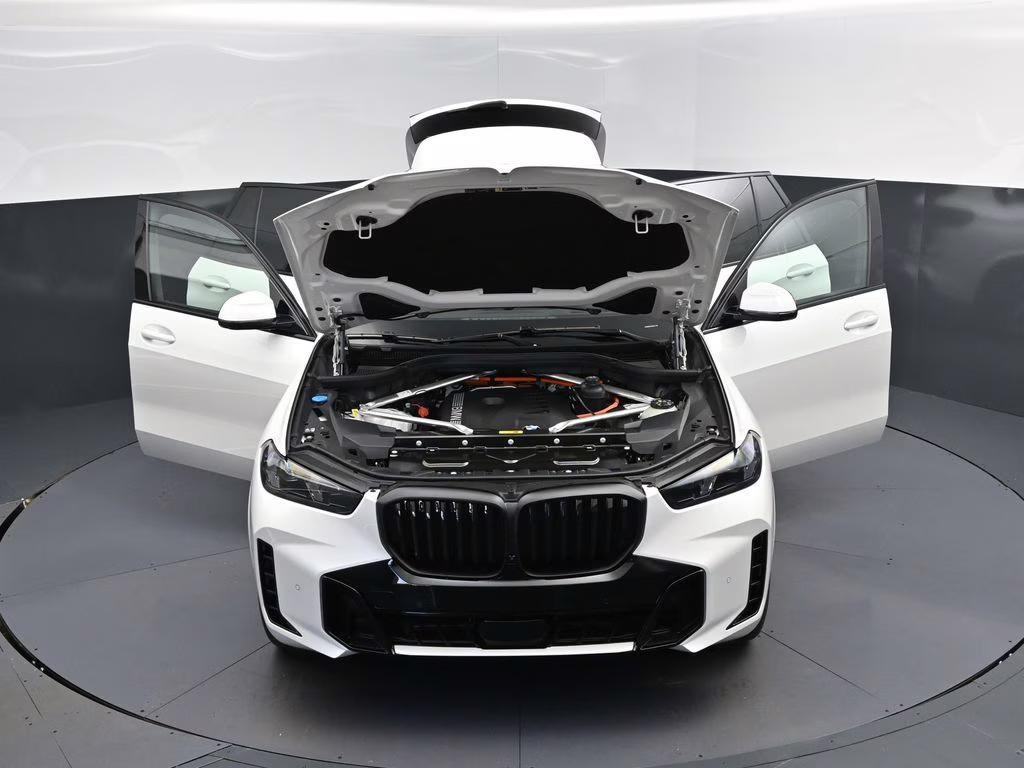 2026 Mineral White Metallic BMW X5 xDrive50e AWD SUV