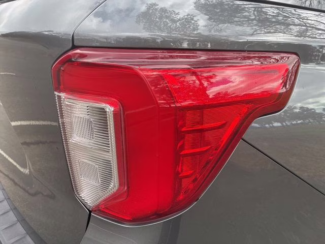 2022 Gray Metallic Ford Explorer XLT RWD SUV