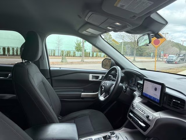 2022 Gray Metallic Ford Explorer XLT RWD SUV