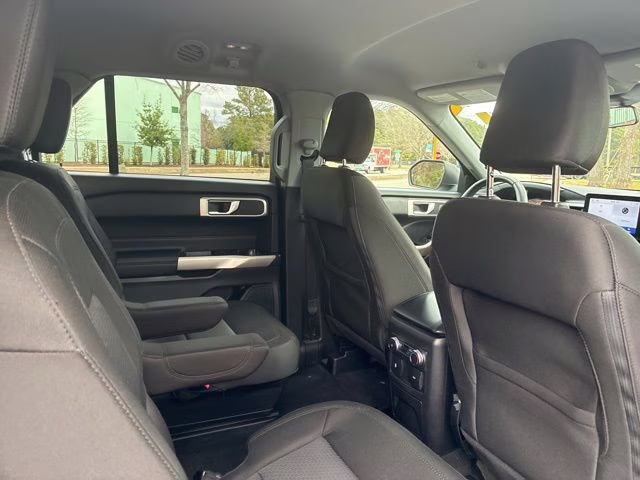 2022 Gray Metallic Ford Explorer XLT RWD SUV