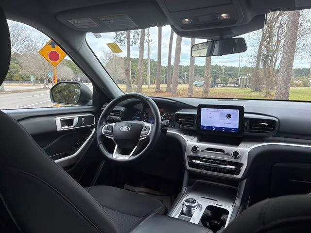 2022 Gray Metallic Ford Explorer XLT RWD SUV