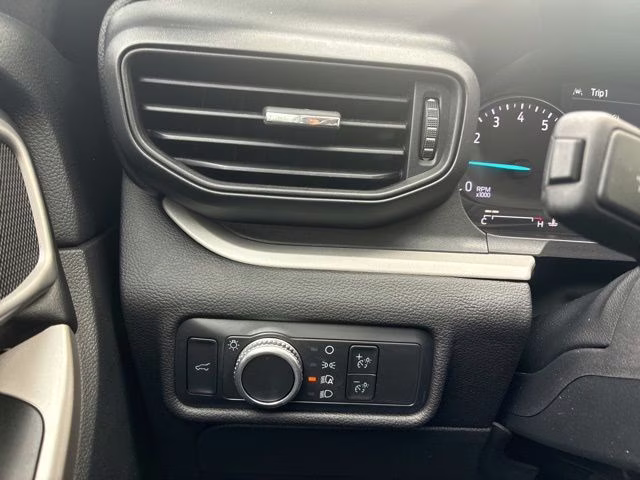 2022 Gray Metallic Ford Explorer XLT RWD SUV