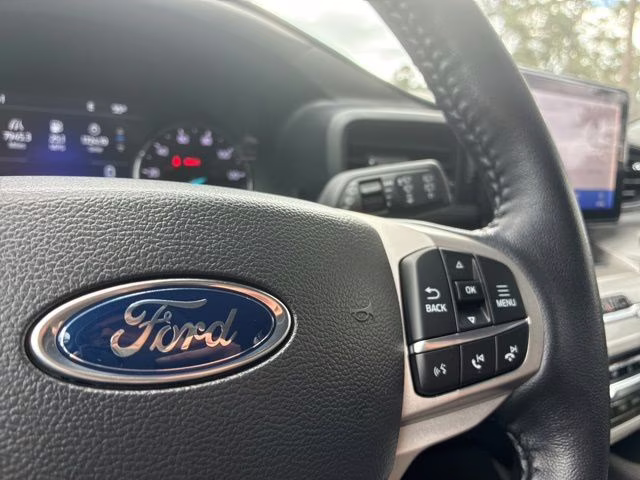 2022 Gray Metallic Ford Explorer XLT RWD SUV