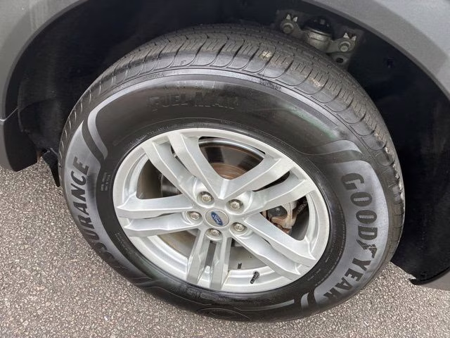 2022 Gray Metallic Ford Explorer XLT RWD SUV