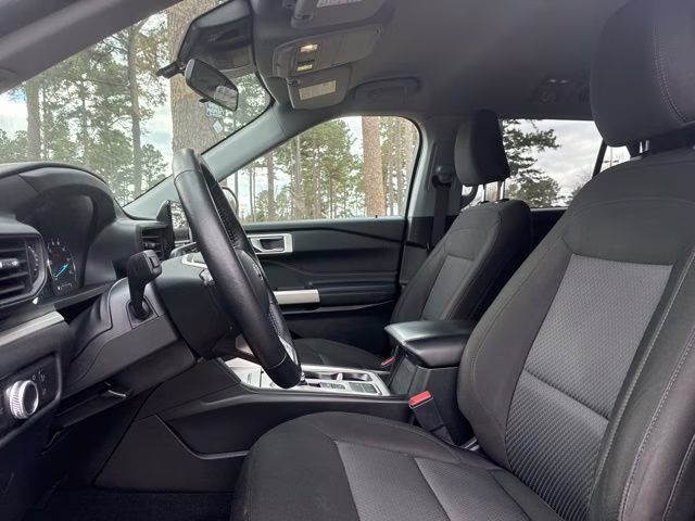 2022 Gray Metallic Ford Explorer XLT RWD SUV