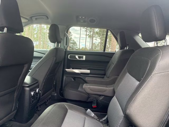 2022 Gray Metallic Ford Explorer XLT RWD SUV