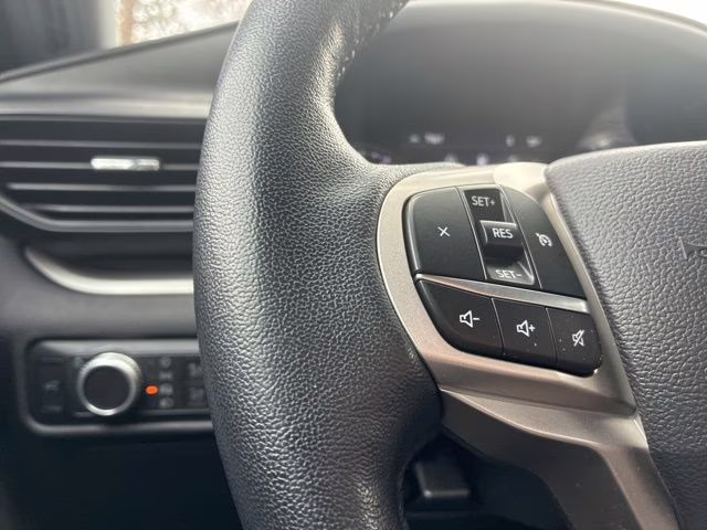 2022 Gray Metallic Ford Explorer XLT RWD SUV