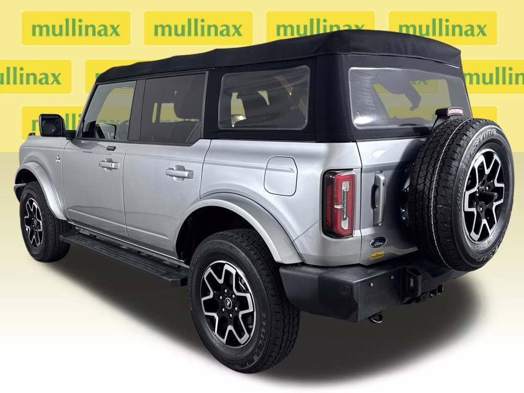 2021 Iconic Silver Metallic Ford Bronco Outer Banks 4X4 SUV