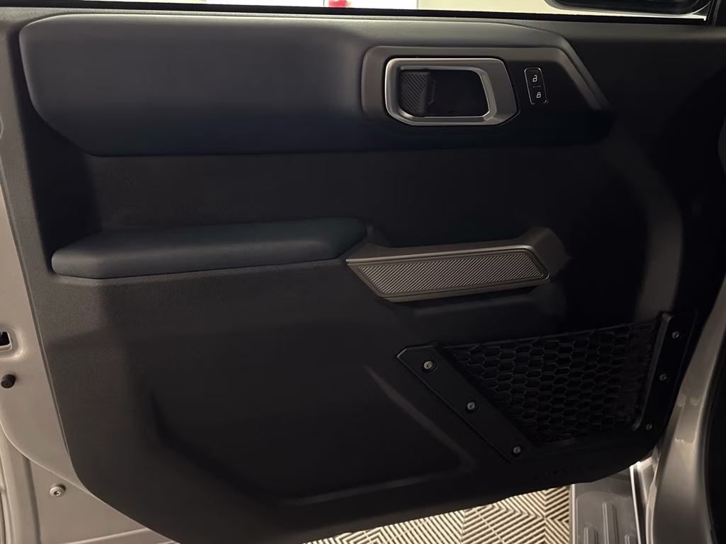 2021 Iconic Silver Metallic Ford Bronco Outer Banks 4X4 SUV