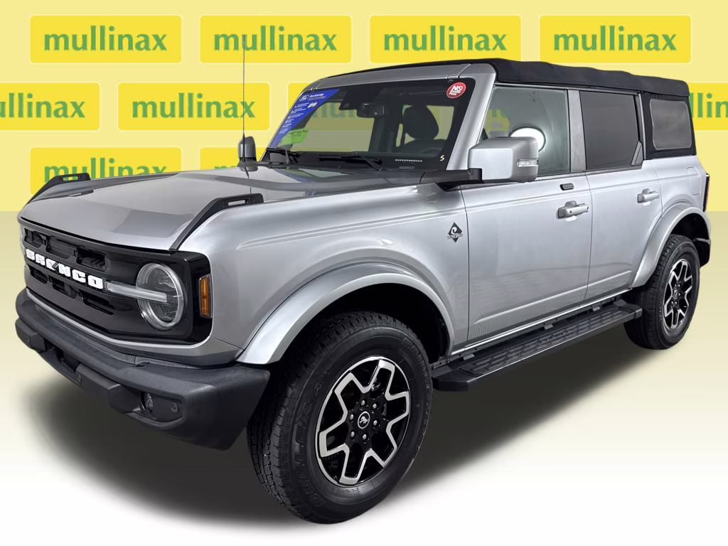 2021 Iconic Silver Metallic Ford Bronco Outer Banks 4X4 SUV