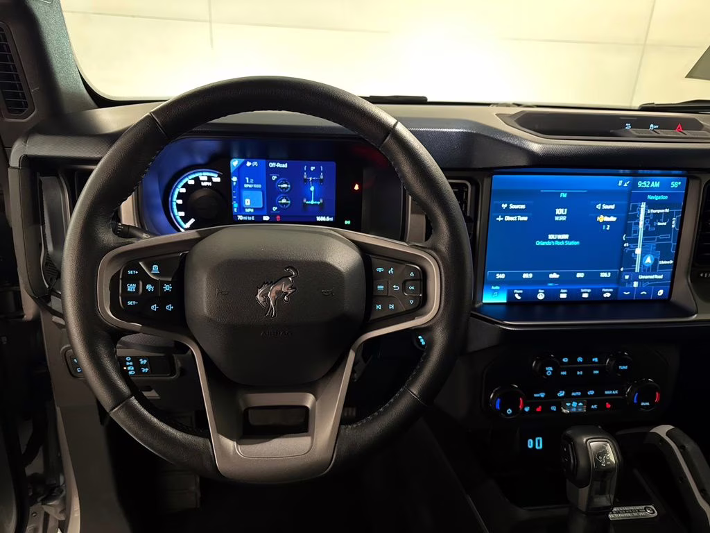 2021 Iconic Silver Metallic Ford Bronco Outer Banks 4X4 SUV