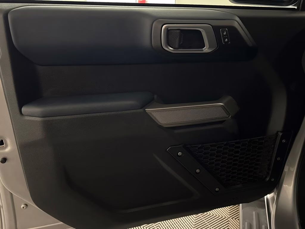 2021 Iconic Silver Metallic Ford Bronco Outer Banks 4X4 SUV