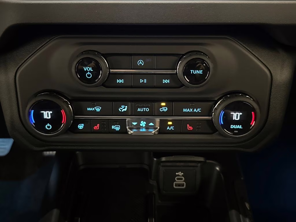 2026 Oxford White Ford Bronco Outer Banks 4X4 SUV