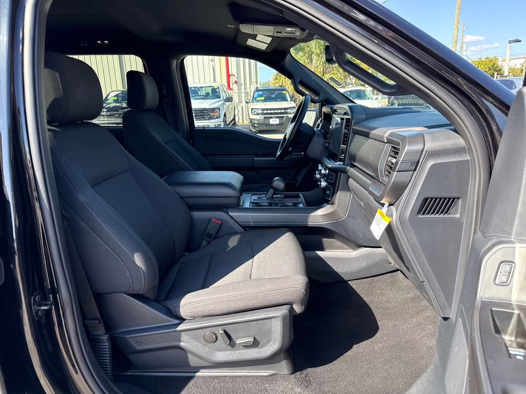 2024 Agate Black Metallic Ford F-150 XLT 4X4 Truck