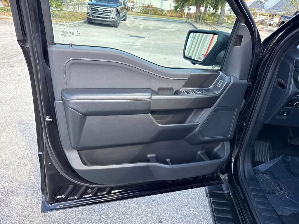 2024 Agate Black Metallic Ford F-150 XLT 4X4 Truck