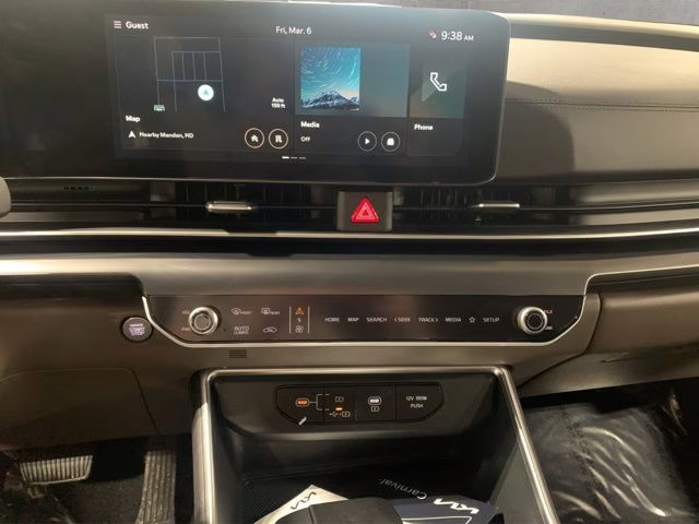 2026 Panthera Metal Kia Carnival LX FWD Van