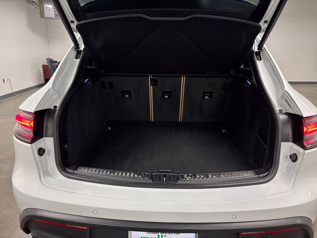 2024 White Porsche Macan Base AWD SUV