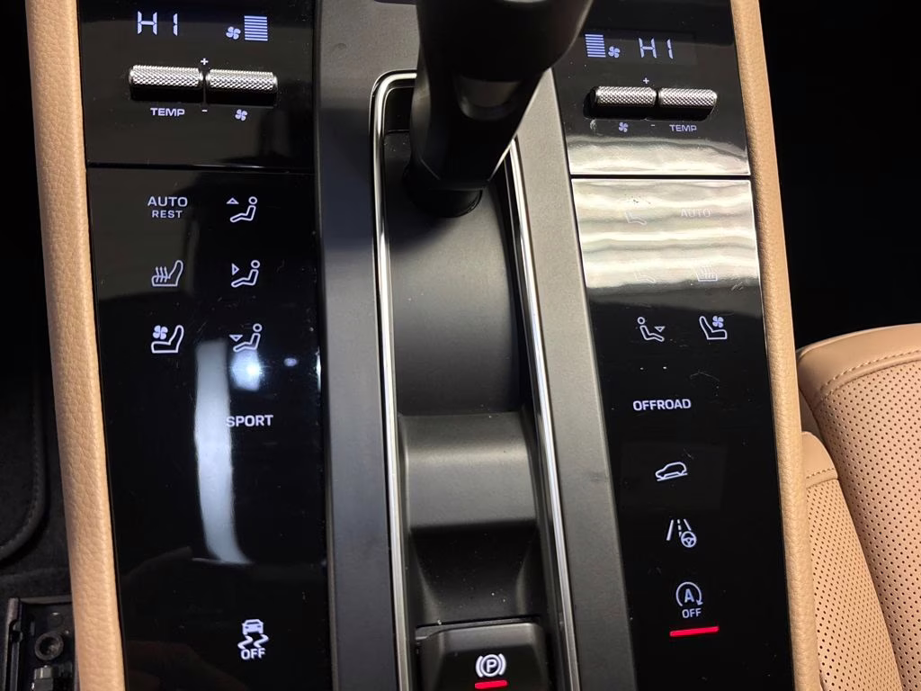 2024 White Porsche Macan Base AWD SUV