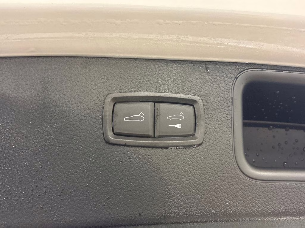 2024 White Porsche Macan Base AWD SUV