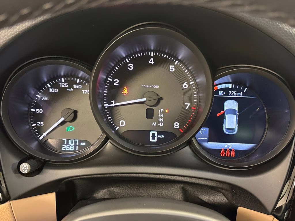 2024 White Porsche Macan Base AWD SUV