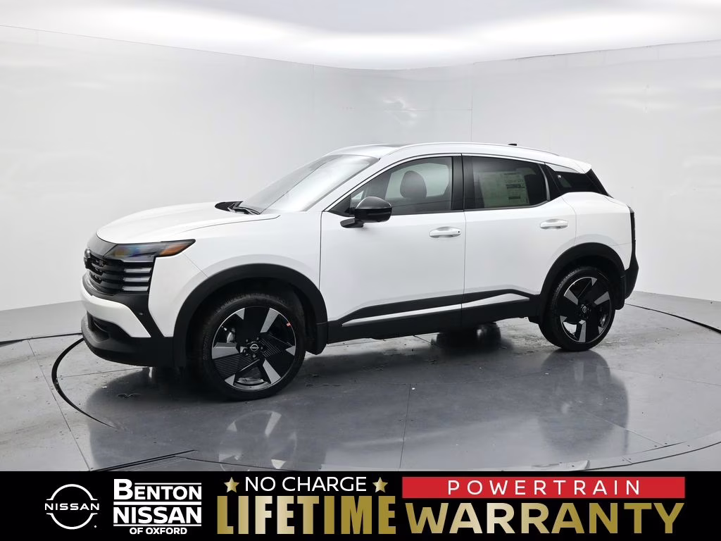 2026 Aspen White Tricoat Nissan Kicks SR FWD SUV