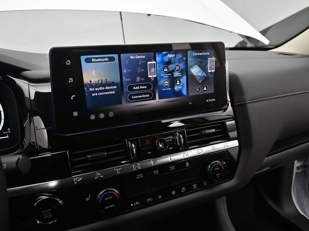 2026 Everest White Pearl Tricoat Nissan Pathfinder SL FWD SUV