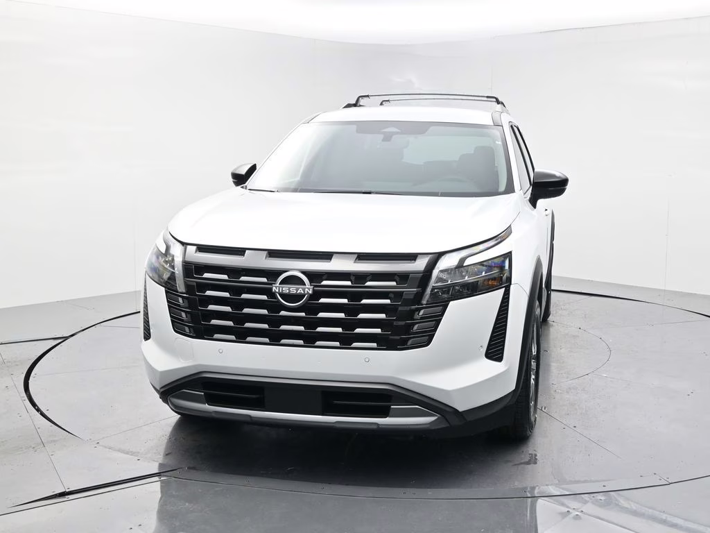 2026 Everest White Pearl Tricoat Nissan Pathfinder SL FWD SUV