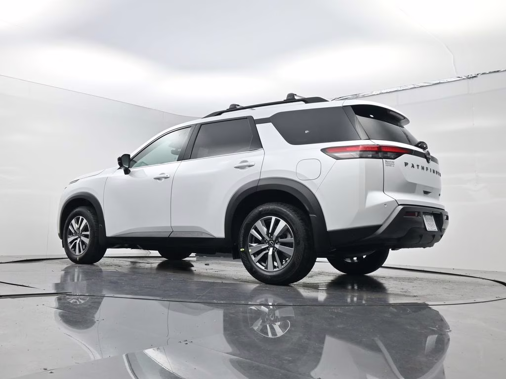 2026 Everest White Pearl Tricoat Nissan Pathfinder SL FWD SUV